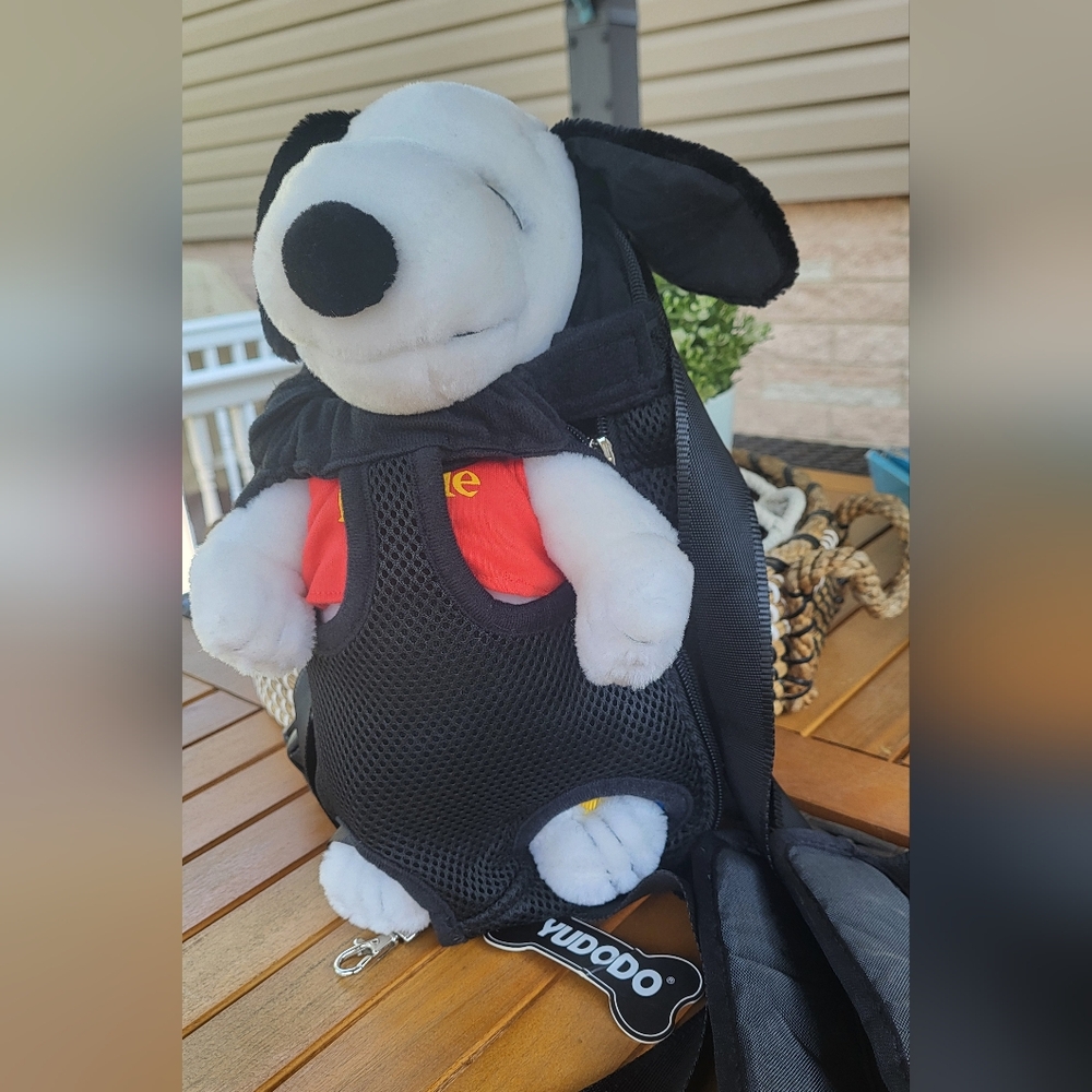 NWT Dog Carrier Frontpack.  Black.  Side Zips.  Great For Busy Places Size Small